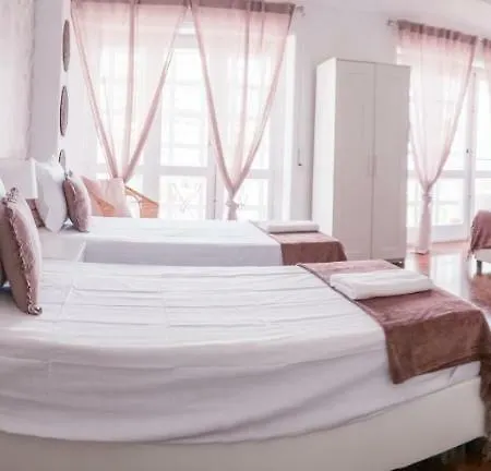 Гостевой дом 4u & Vii Airport