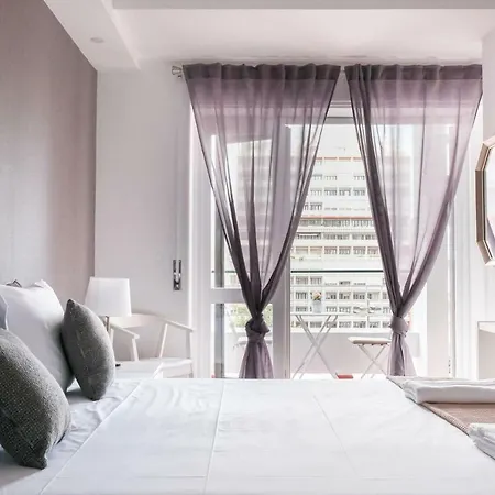 Maison d'hôtes 4u Suites&guesthouse Vii Airport *