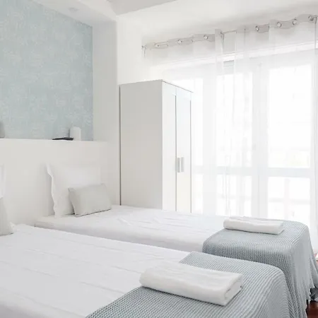 Maison d'hôtes 4u Suites&guesthouse Vii Airport