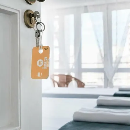 ゲストハウス 4u & Vii Airport *